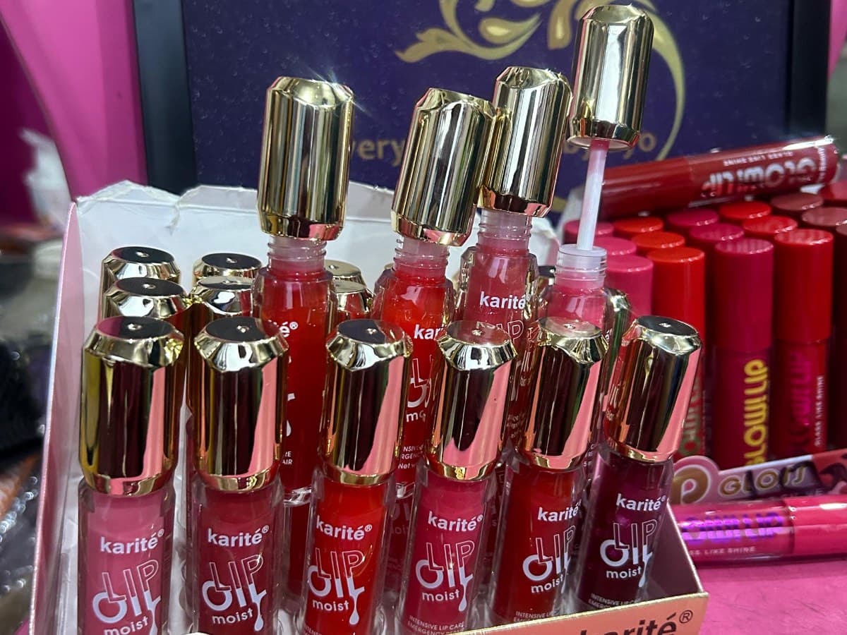 Lip gloss - Image 1